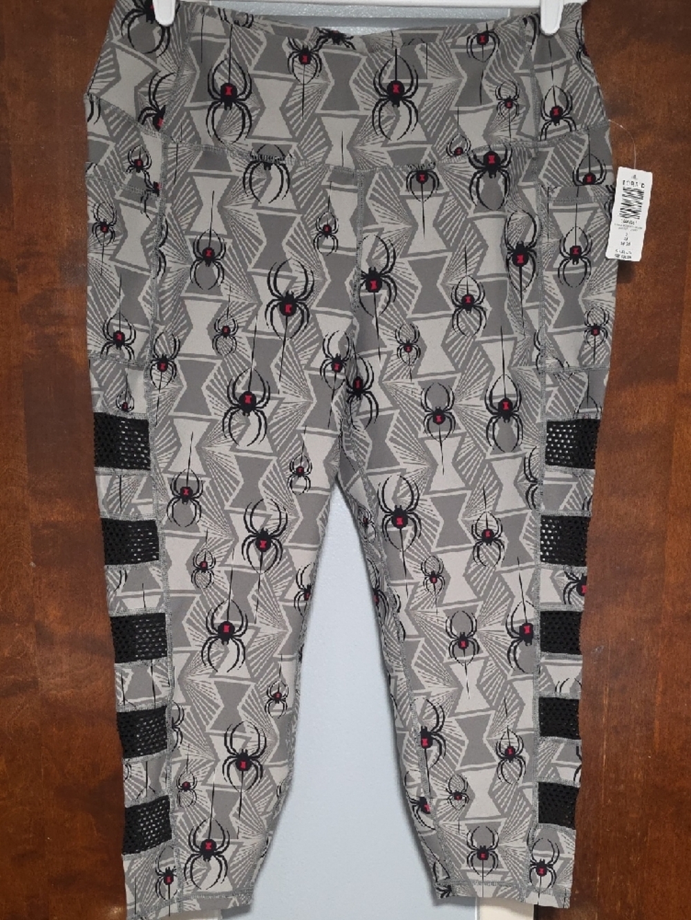 NWT SIZE 2 Torrid Gray & Black Marvel Black Widow Mesh Leggings with Pockets
